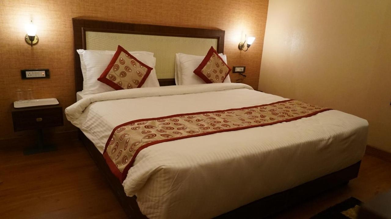 Hotel Sukh Mehal Jalandhar Bagian luar foto
